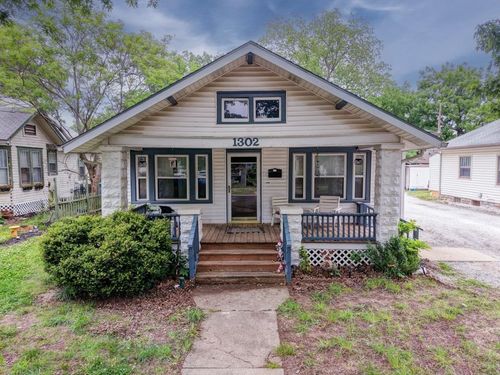 1302 Hackney, Winfield, KS, 67156 | Card Image