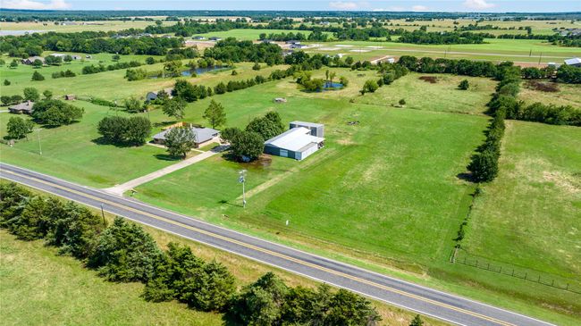 4395 Farm Road 2820, House other with 3 bedrooms, 2 bathrooms and null parking in Sumner TX | Image 6