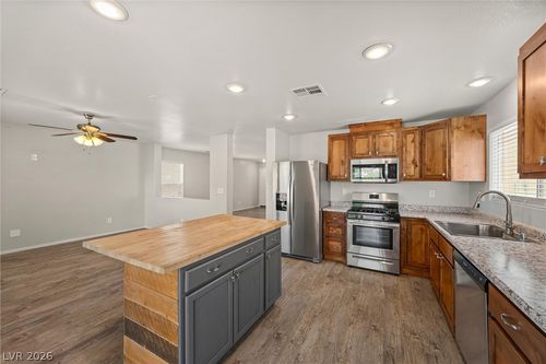 5304 Country Retreat Ct, Las Vegas, NV, 89131-5234 | Card Image