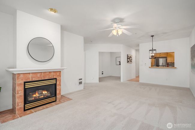 APT-106 - 12439 Ne Totem Lake Way, Condo with 1 bedrooms, 2 bathrooms and 2 parking in Kirkland WA | Image 6