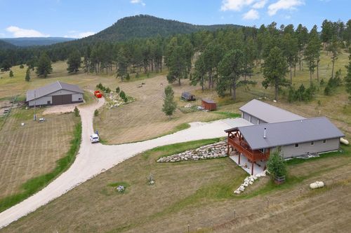 11585 War Bonnet Rd, Custer, SD, 57730-9144 | Card Image