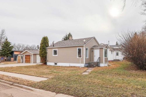6001 51 Avenue, Stettler, AB, T4K1C3 | Card Image