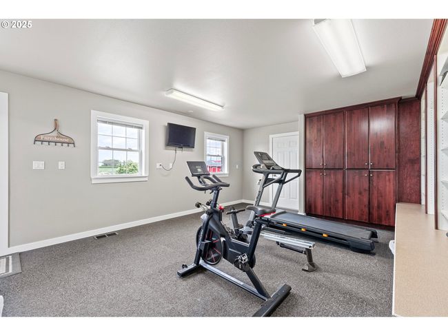 34207 Enos Dr, House other with 5 bedrooms, 5 bathrooms and 2 parking in Halsey OR | Image 20