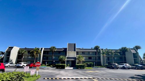 301-4090 Tivoli Ct, Lake Worth, FL, 33467-4062 | Card Image