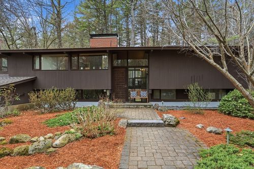384 River Rd, Carlisle, MA, 01741-1821 | Card Image