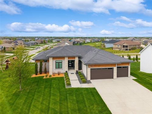 1606 Ne Hillside Ct, Ankeny, IA, 50021-2504 | Card Image