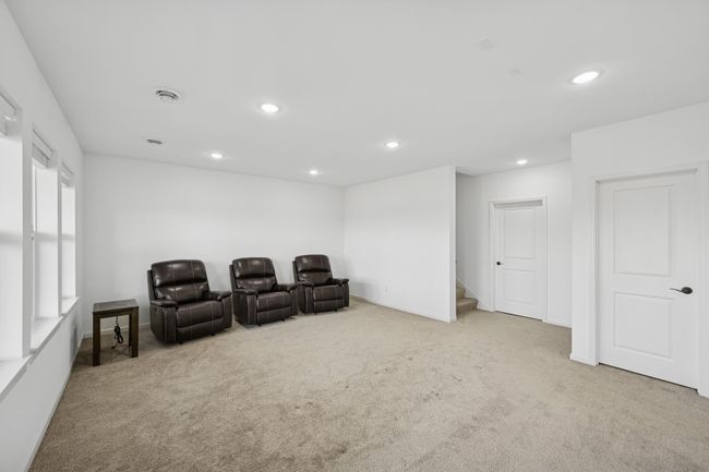 This wide open area would be perfect for so many different uses. | Image 33