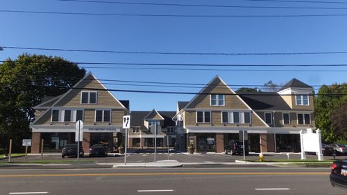421-67 W Main St, Clinton, CT, 06413-1642 | Card Image