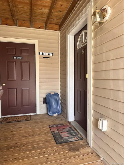 b1-105 N Montgomery St, Walden, NY, 12586-1175 | Card Image