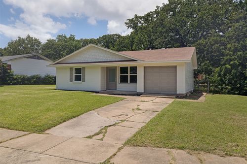 1901 Pyramid Dr, Mesquite, TX, 75149-6422 | Card Image