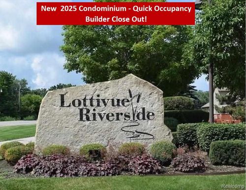 49681 Manistee Dr, Chesterfield, MI, 48047-4383 | Card Image