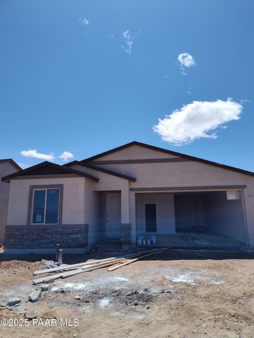 8922 N Pacific Park Dr, Prescott Valley, AZ, 86315-8911 | Card Image