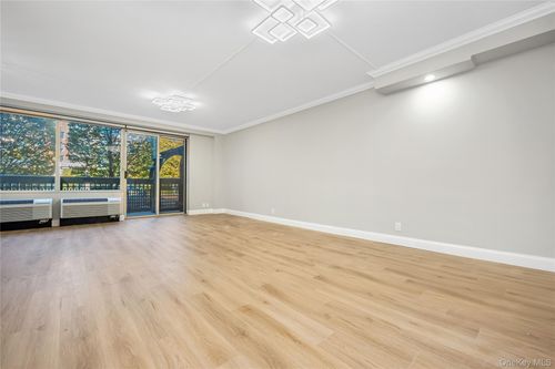 unit-m27-100 Hilton Ave, Garden City, NY, 11530-1599 | Card Image