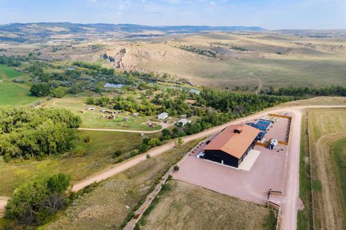 27807 Aeronaut Ln, Hot Springs, SD, 57747-7281 | Card Image