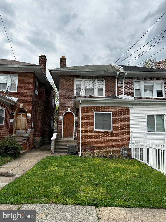 21st St, Chester, PA 19013