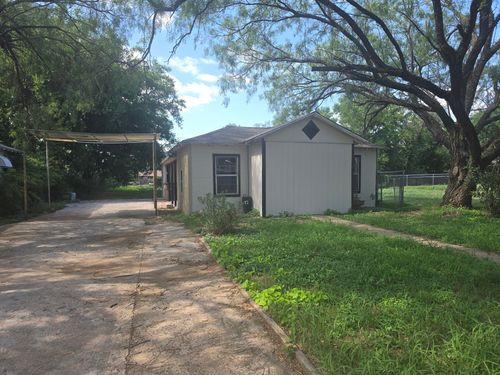 19 W Avenue O, San Angelo, TX, 76903-8544 | Card Image