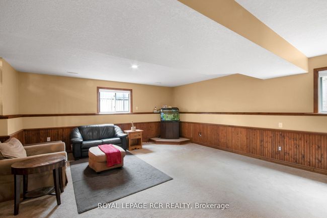 31 Cottonwood Dr, House other with 3 bedrooms, 2 bathrooms and 4 parking in Saint Thomas ON | Image 12