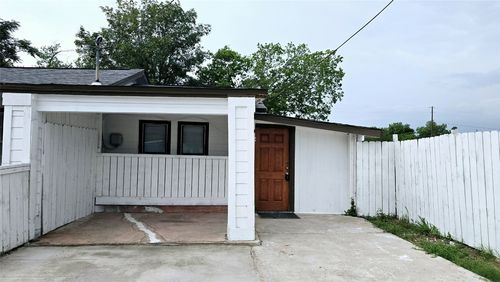b-101 S Lockhart St, Manor, TX, 78653-3454 | Card Image