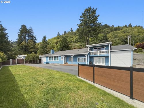 16009 Hannan Ln, Brookings, OR, 97415-9509 | Card Image