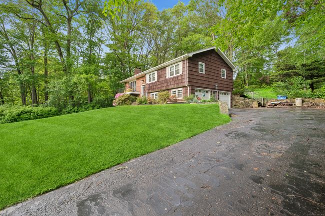 14 Button Rd, House other with 3 bedrooms, 3 bathrooms and null parking in Shelton CT | Image 4