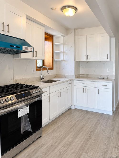 7b-134-43 Maple Avenue, New York, NY, 11354 | Card Image