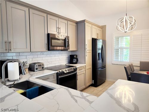 apt-201-6270 Huntington Lakes Cir, NAPLES, FL, 34119-7950 | Card Image