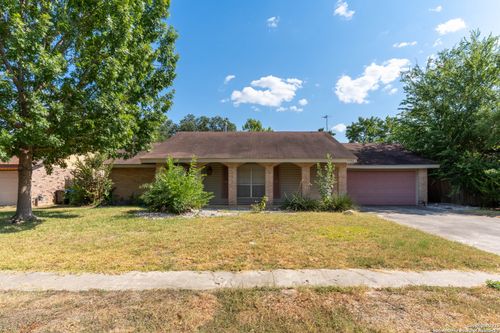 5302 Las Campanas St, San Antonio, TX, 78233-5522 | Card Image