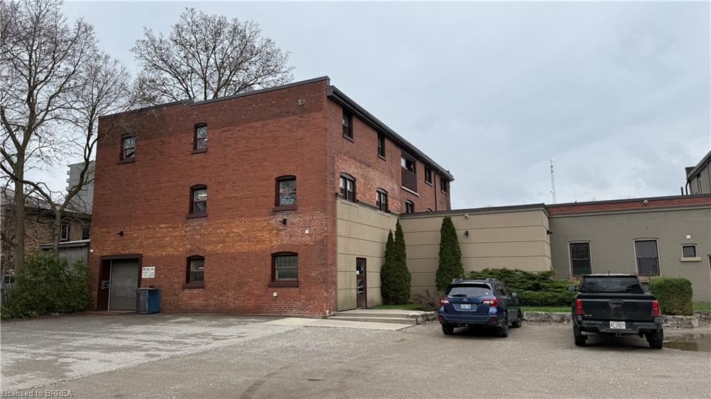 Commercial Lease in Brantford 4