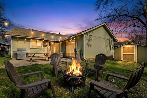 6305 Thurgood Ave, Austin, TX, 78721-3207 | Card Image