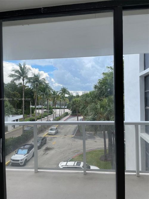 323-3731 N Country Club Dr, Aventura, FL, 33180-1733 | Card Image