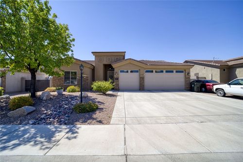2036 Robert Mitchum Dr, Kingman, AZ, 86409-3208 | Card Image