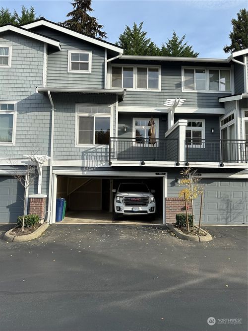 8906 123rd Ln Ne, Kirkland, WA, 98033-5881 | Card Image