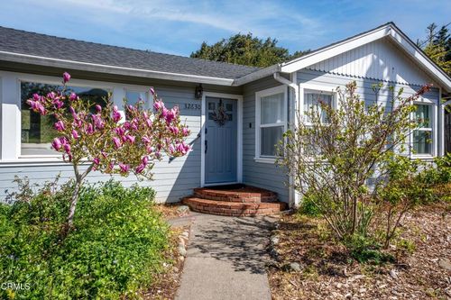 32630 Old Willits Rd, Fort Bragg, CA, 95437-8245 | Card Image