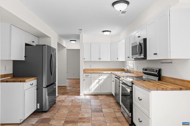 2640 Warwick Pl, House other with 3 bedrooms, 3 bathrooms and null parking in EARLYSVILLE VA | Image 4