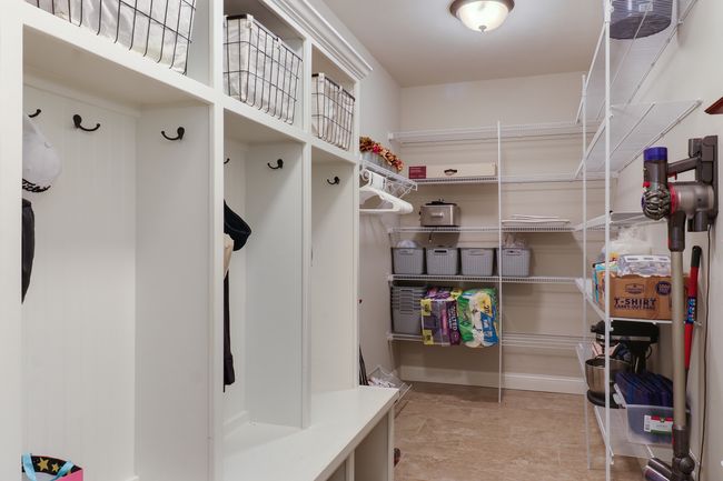 402 Raef Rd, House other with 4 bedrooms, 5 bathrooms and 3 parking in Downs IL | Image 19