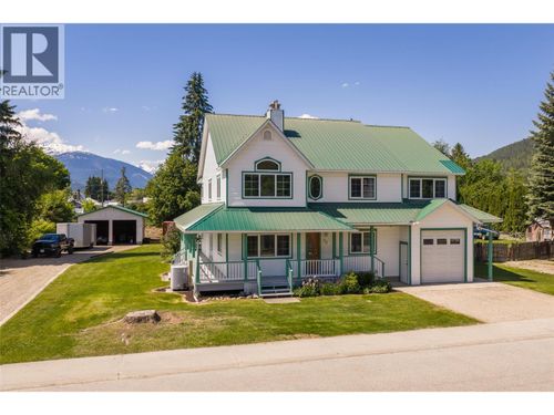701 Edward Street, Revelstoke, BC, V0E2S1 | Card Image