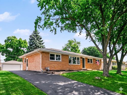 126 59th St, Willowbrook, IL, 60527-1718 | Card Image
