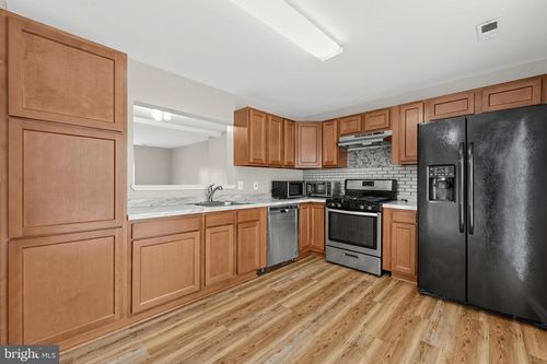 2-910 Southern Ave Se, WASHINGTON, DC, 20032-6043 | Card Image