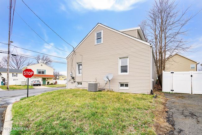 271 Barbara Pl, House other with 3 bedrooms, 2 bathrooms and null parking in Cliffwood NJ | Image 17