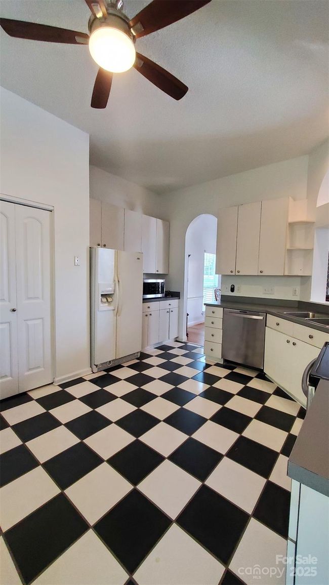 4000 Wilson Ln, House other with 3 bedrooms, 3 bathrooms and null parking in Charlotte NC | Image 5
