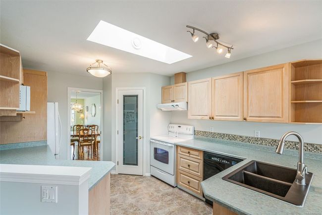 800 Mulholland Dr, House other with 3 bedrooms, 2 bathrooms and 2 parking in Parksville BC | Image 16