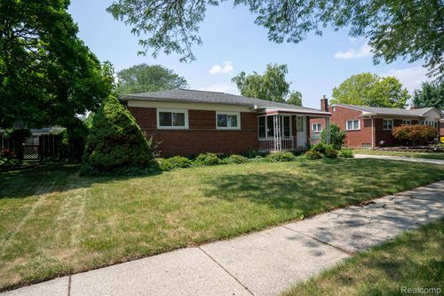 3150 Middlefield Dr, Trenton, MI, 48183-3574 | Card Image