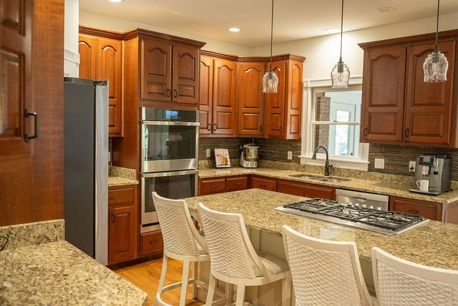 All appliances stay. | Image 21