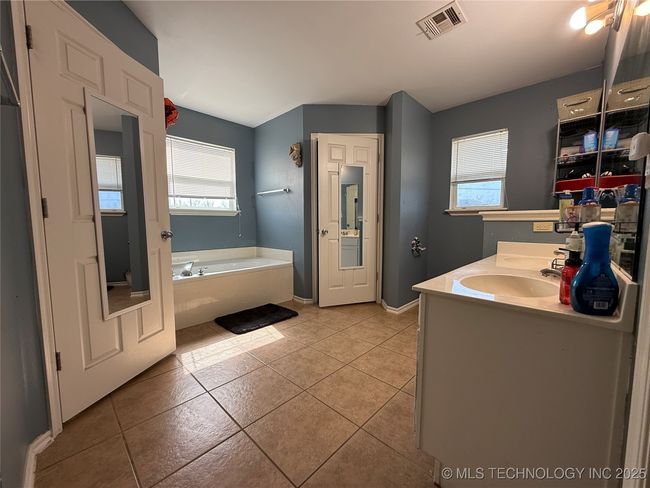 2015 Harriman Cir, House other with 4 bedrooms, 2 bathrooms and null parking in Bartlesville OK | Image 21