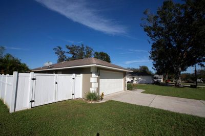 2839 Everleth Drive, House other with 3 bedrooms, 2 bathrooms and null parking in Lakeland FL | Image 2