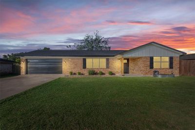 904 N Bunker Drive, House other with 3 bedrooms, 2 bathrooms and 2 parking in Waco TX | Image 1