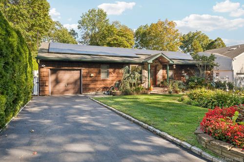 52 Hazard Ave, Huntingtn Sta, NY, 11746-3245 | Card Image