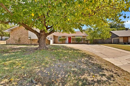 3017 Elsinor Dr, Fort Worth, TX, 76116-4708 | Card Image