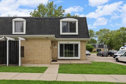 29816 City Center Dr, Warren, MI, 48093-2427 | Card Image