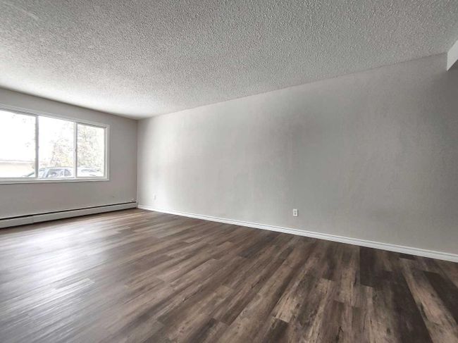 6 - 10035 155 Street Nw, Home with 1 bedrooms, 1 bathrooms and 1 parking in Edmonton AB | Image 5
